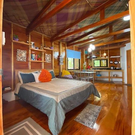 Chue&Larry'S Beachside Homestay Libagon Екстер'єр фото
