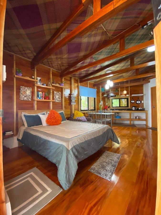 Chue&Larry'S Beachside Homestay Libagon Екстер'єр фото