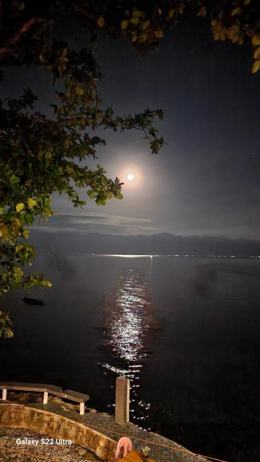 Chue&Larry'S Beachside Homestay Libagon Екстер'єр фото