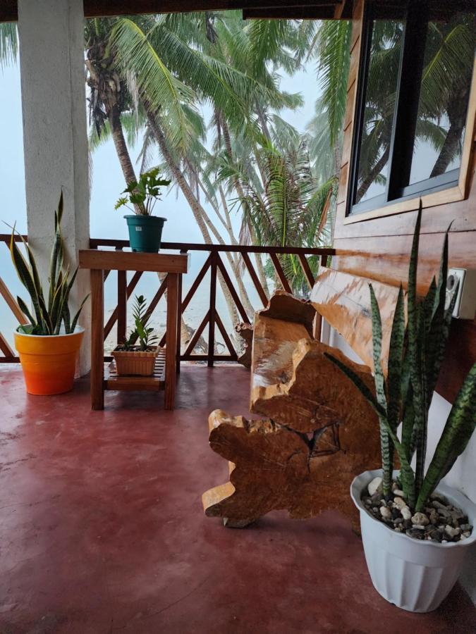 Chue&Larry'S Beachside Homestay Libagon Екстер'єр фото