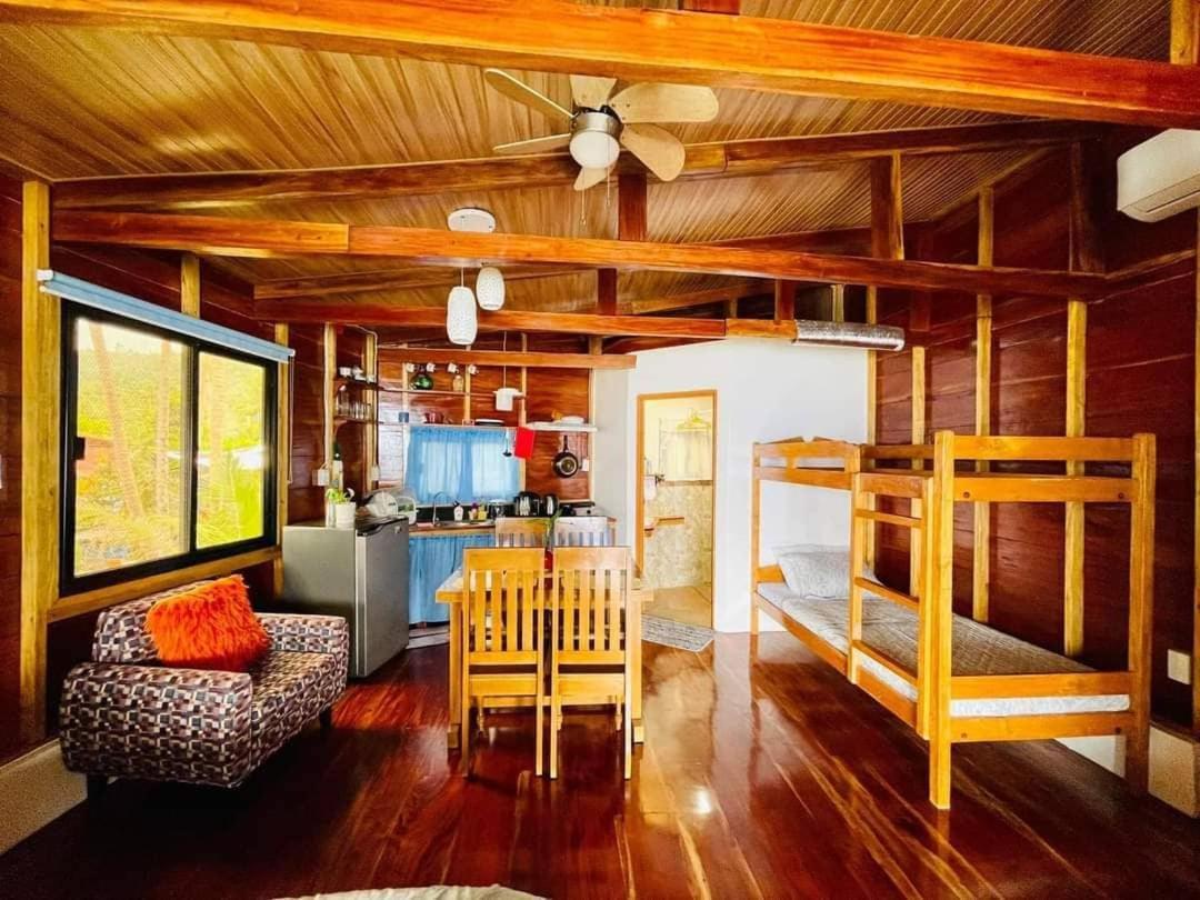 Chue&Larry'S Beachside Homestay Libagon Екстер'єр фото